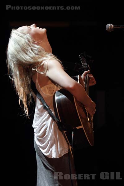 LAURA MARLING - 2013-09-22 - PARIS - Cafe de la Danse - Laura Beatrice Marling